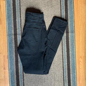 JUNIORS - sz 3/4 FASHION NOVA Jeans black , ripped knees, destructed, high waist